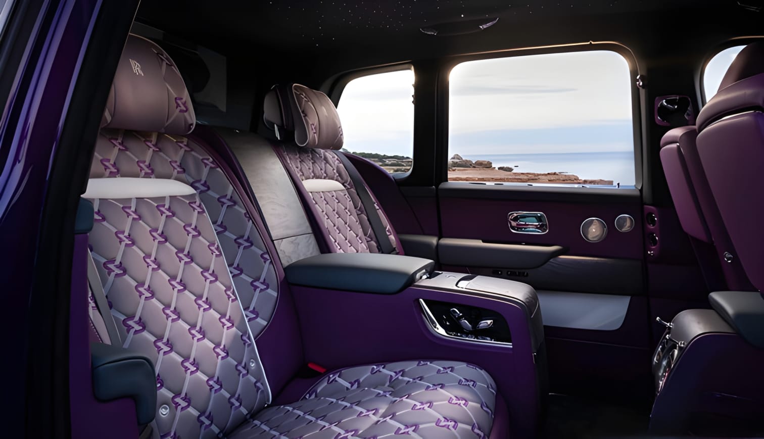 Khoang hành khách Rolls-Royce Cullinan Series II