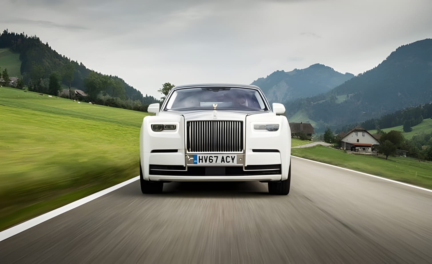 Phần đầu xe Rolls-Royce Phantom 8 ấn tượng