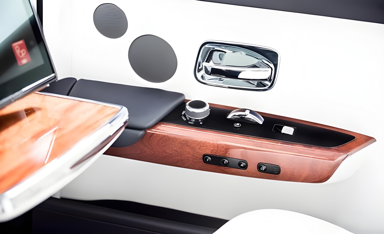 Tay nắm cửa Rolls-Royce Phantom 8
