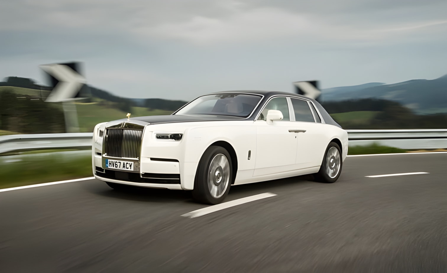 Thân xe Rolls-Royce Phantom 8 sang trọng