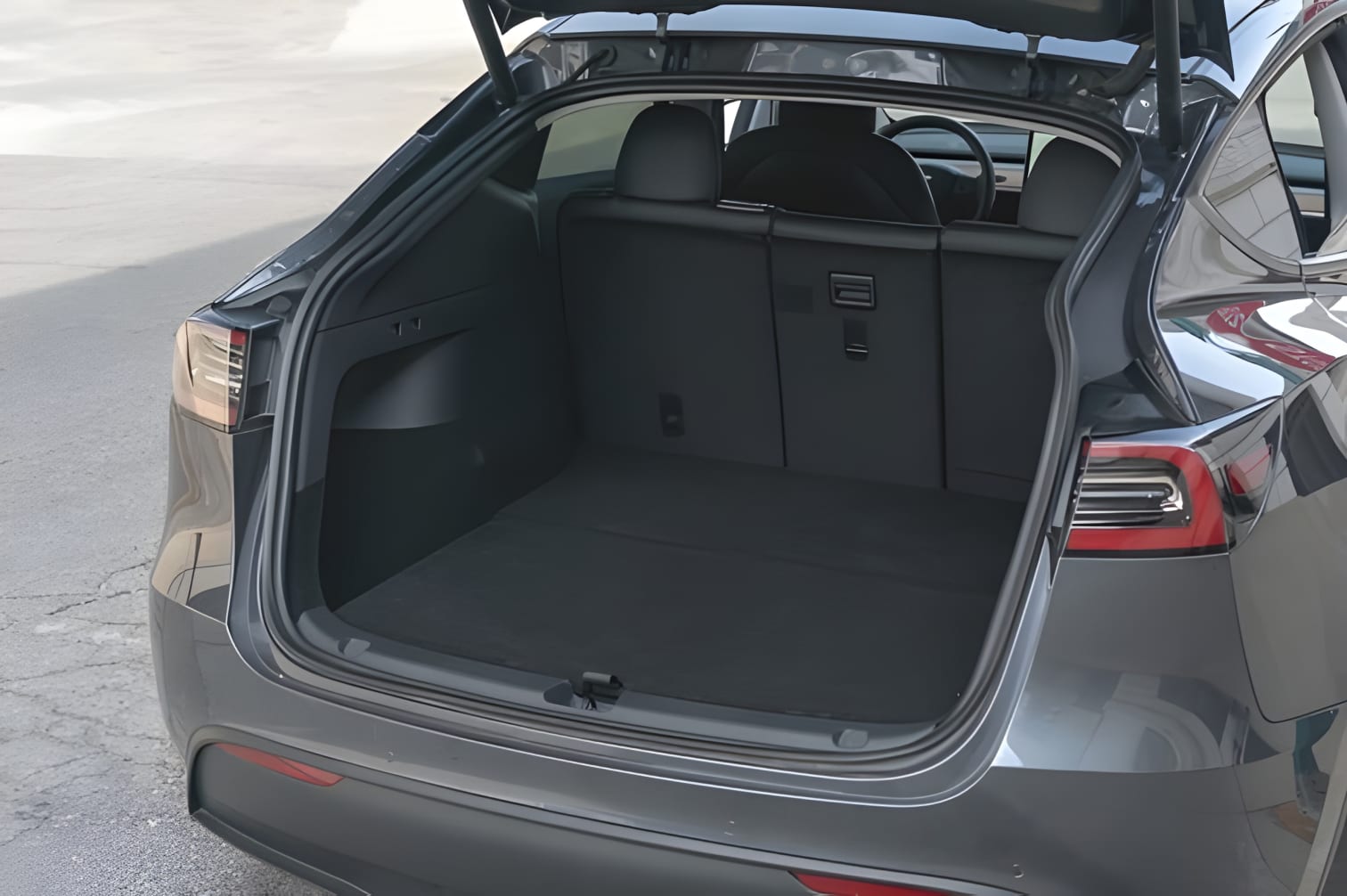 Cốp sau Tesla Model Y