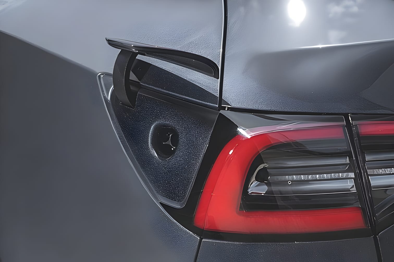Ổ sạc điện của Tesla Model Y