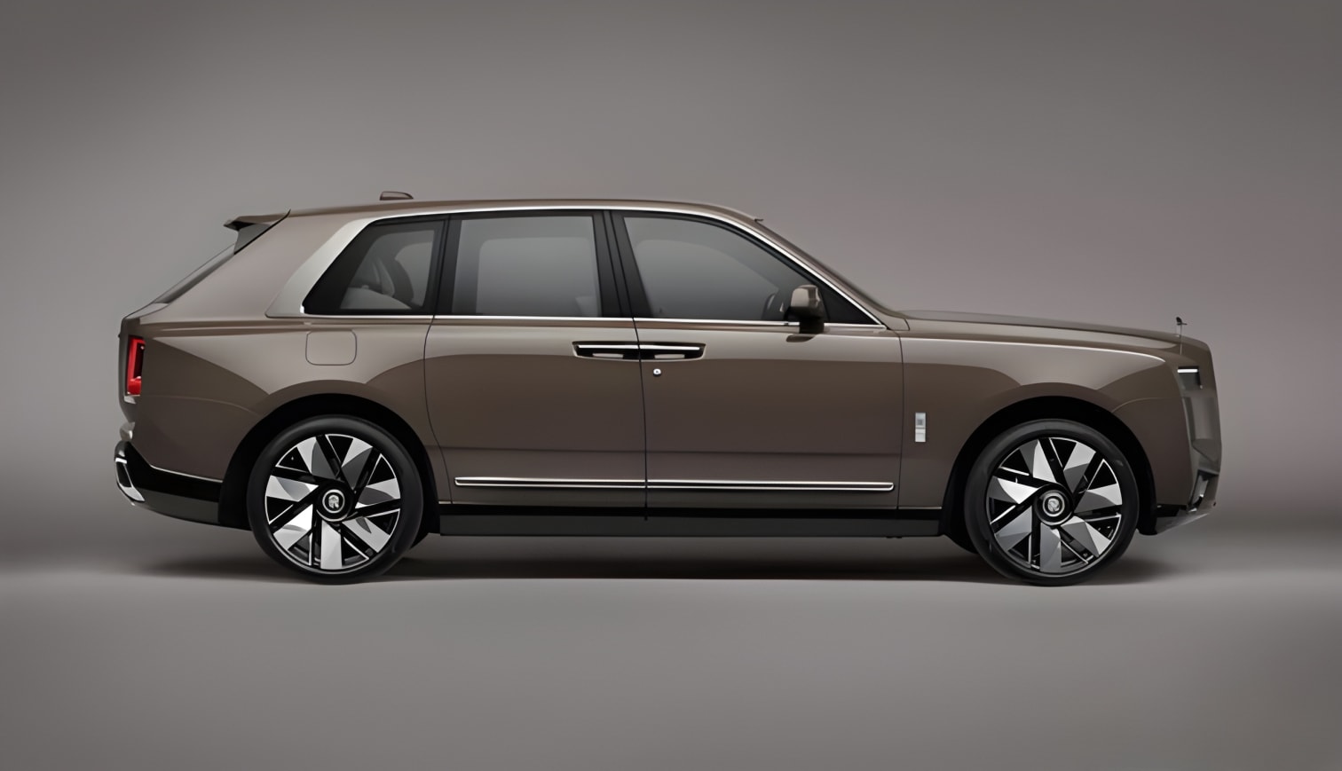 Thân xe Rolls-Royce Cullinan Series II từ bên hông