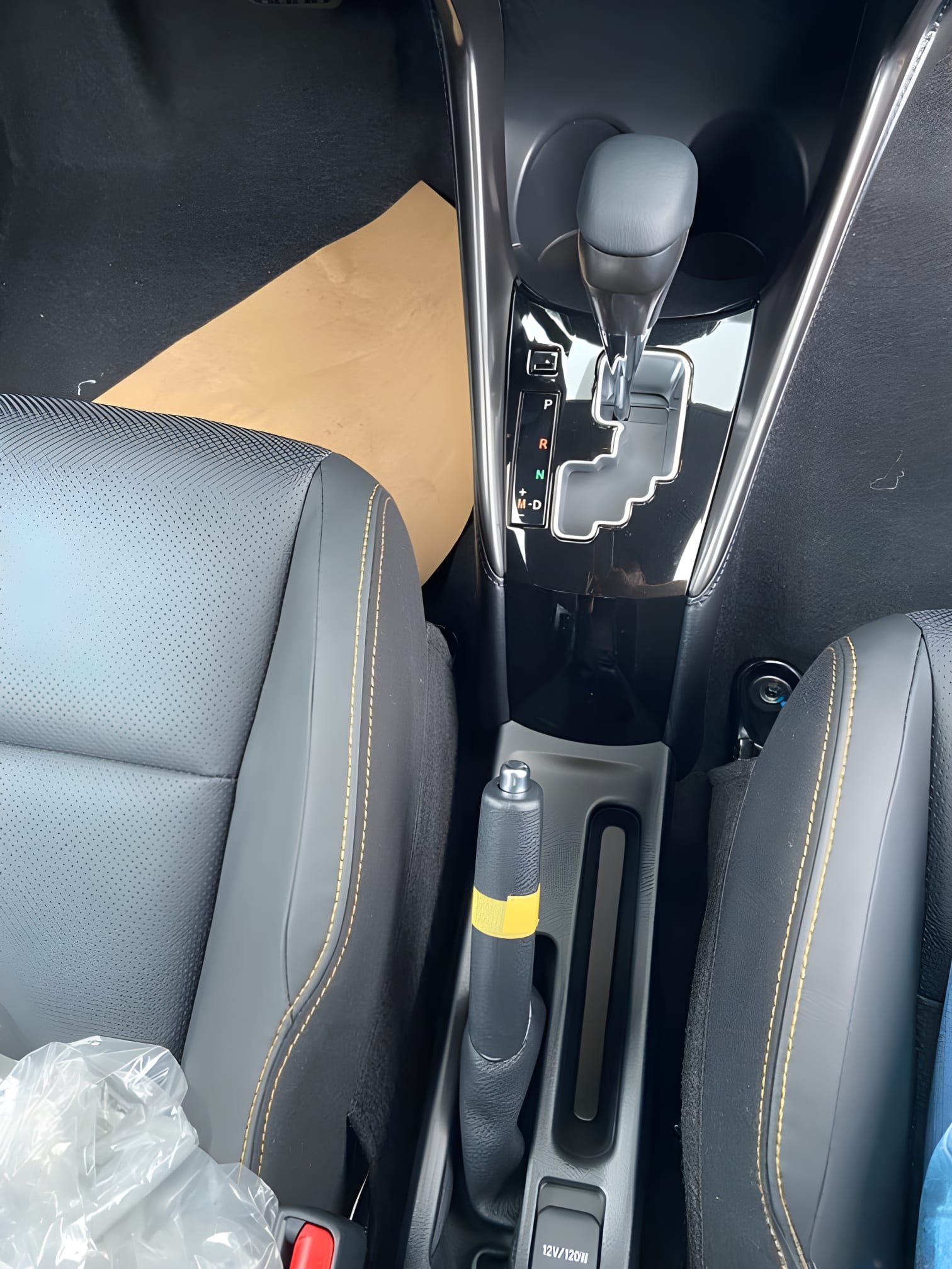 Cần số Toyota Vios Facelift 2024