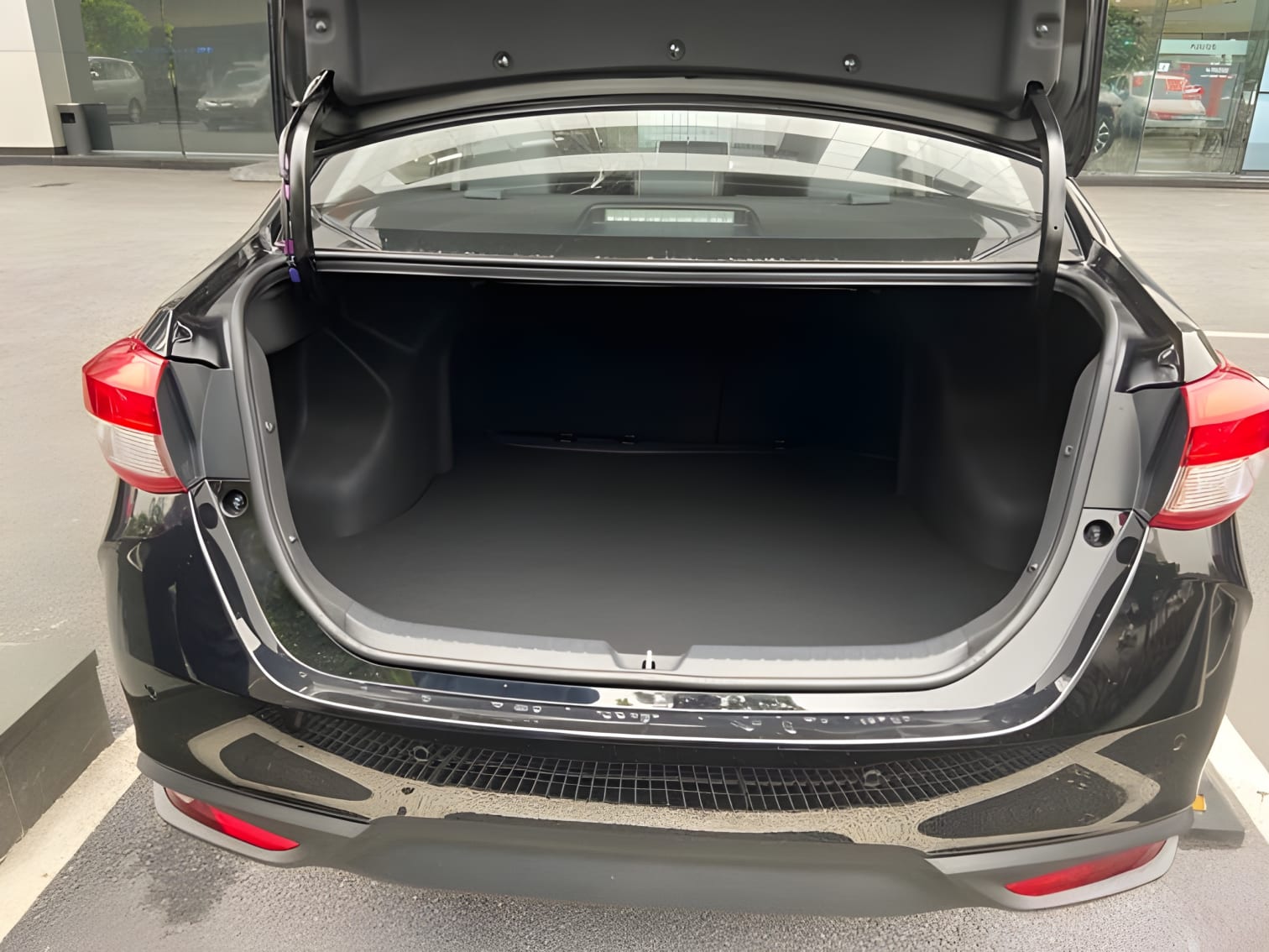 Khoang hành lý Toyota Vios Facelift 2024