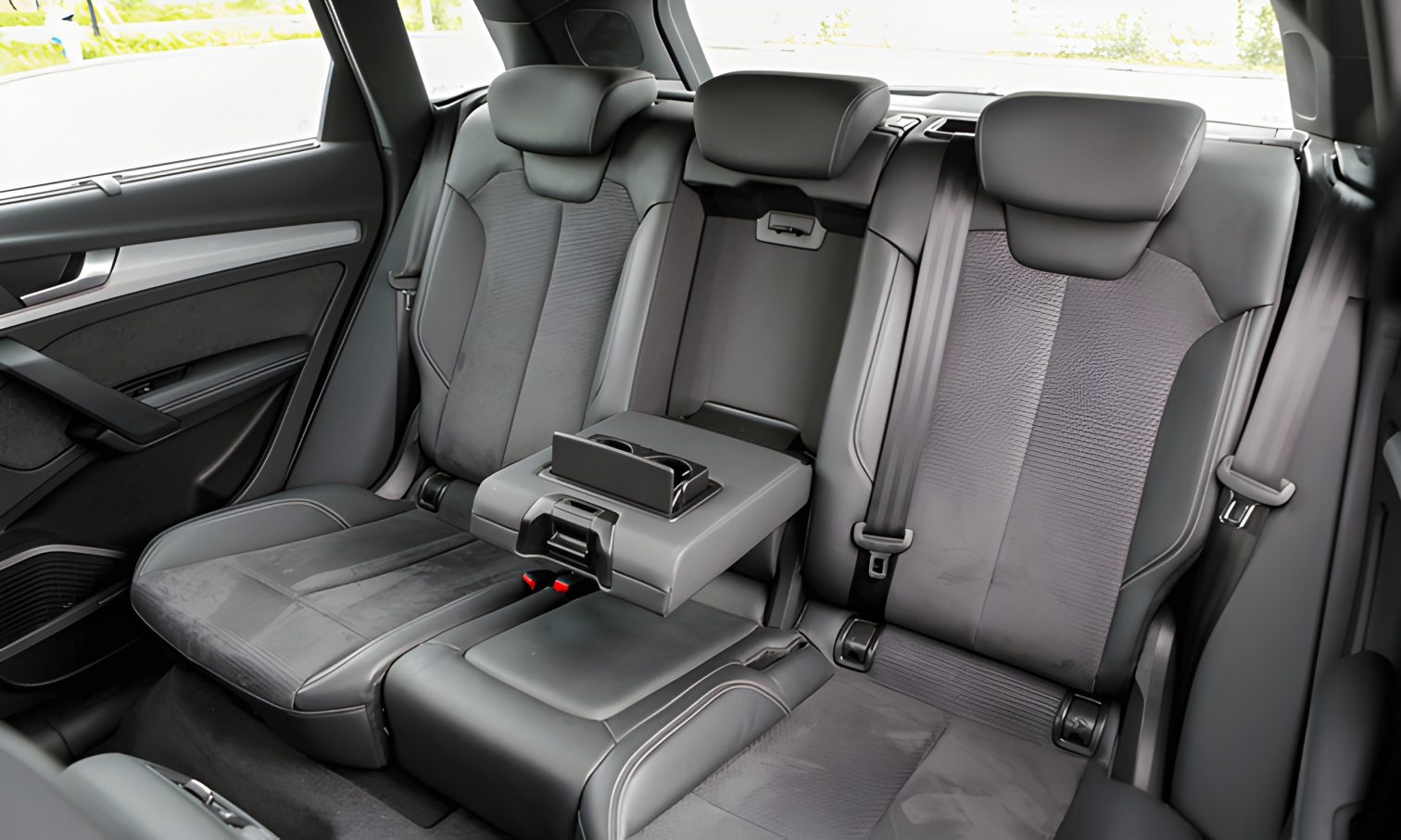 Hàng ghế thứ hai Audi Q5 thoải mái