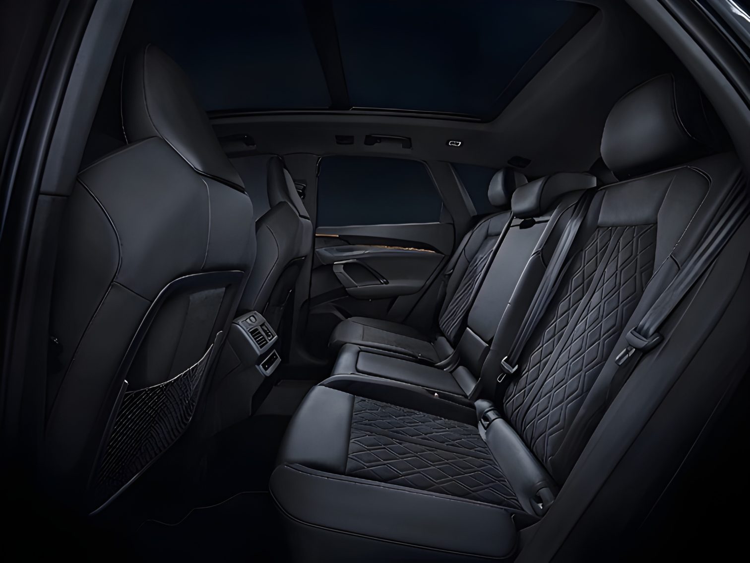 Không gian hành khách Audi Q5 rộng rãi
