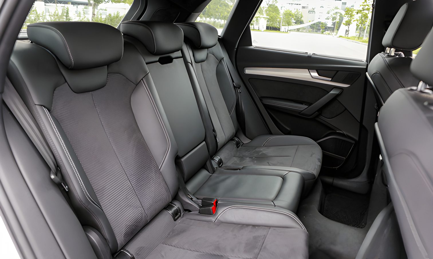 Khoang hành khách Audi Q5 rộng rãi