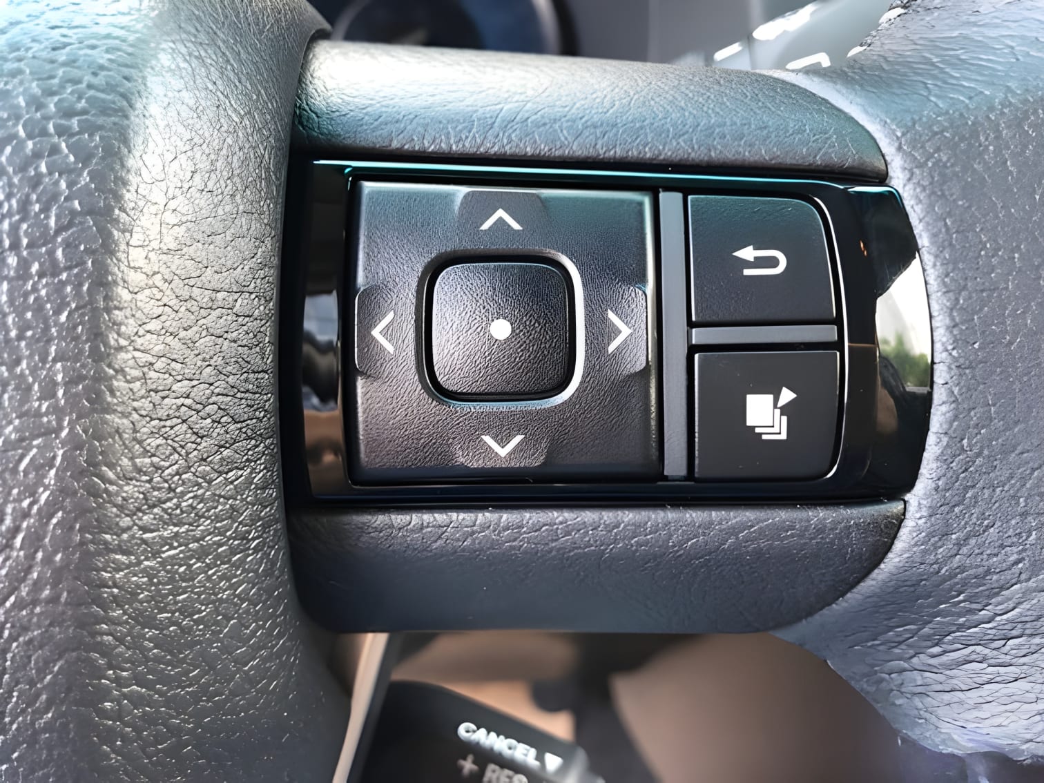 Chỉnh vô lăng Toyota Fortuner tự động