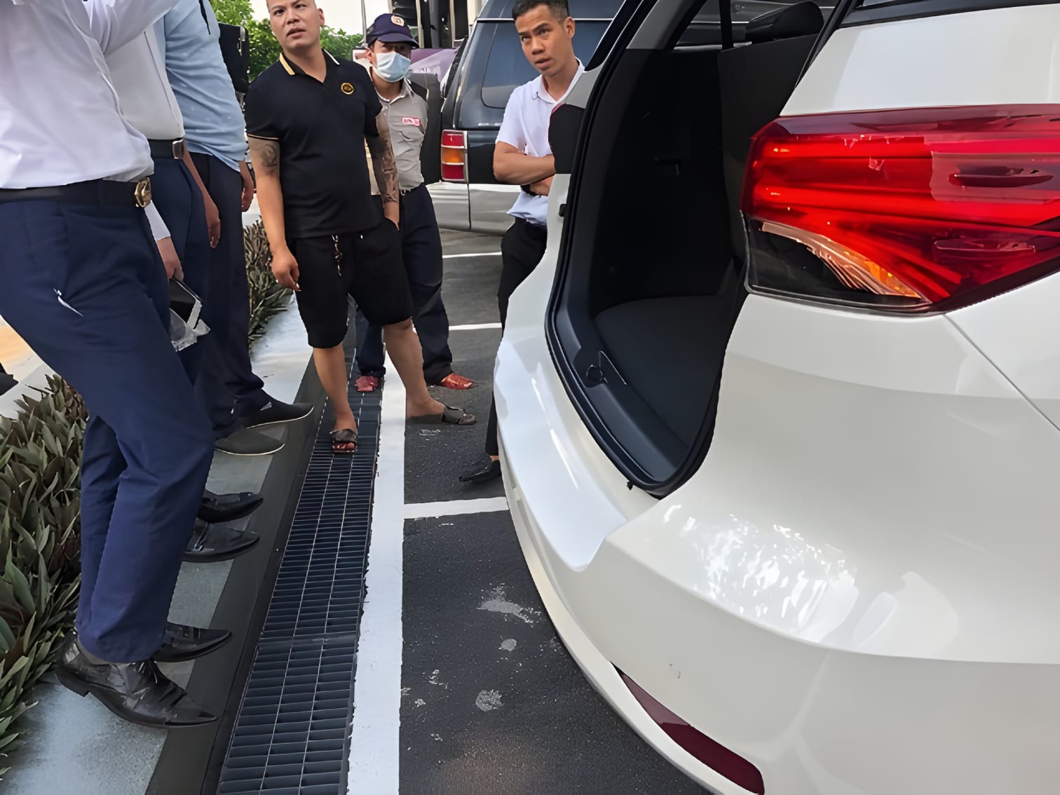Chức năng hít tự động Toyota Fortuner tiên tiến