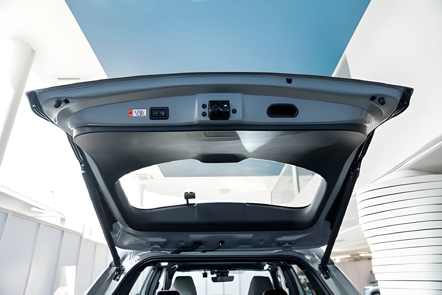 Cốp xe Toyota Corolla Cross Hybrid 2025