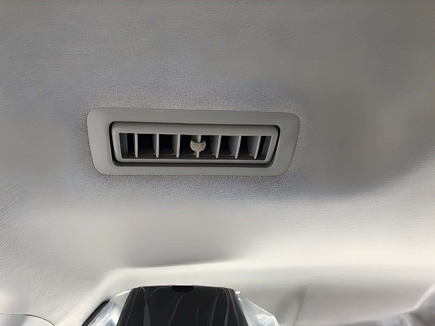 Cửa gió điều hòa Toyota Fortuner trên bảng điều khiển