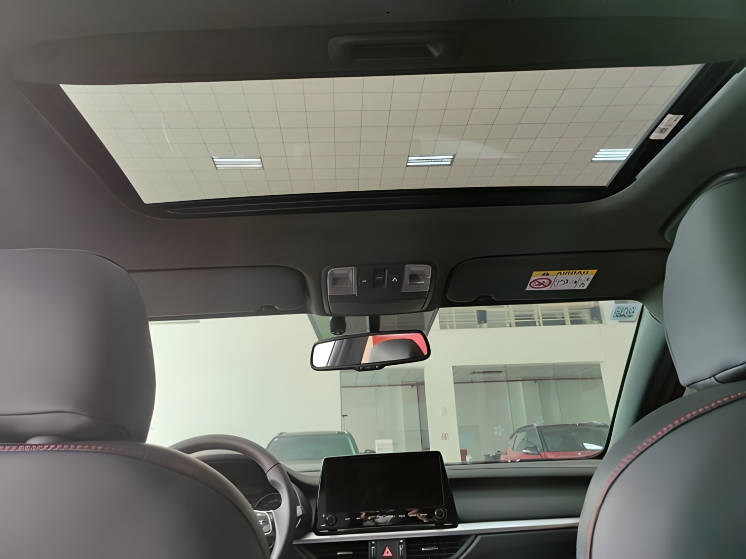 Cửa sổ trời Kia K3 2023