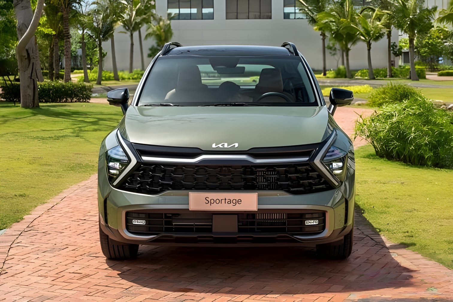 Đầu xe Kia Sportage với lưới tản nhiệt và đèn pha LED