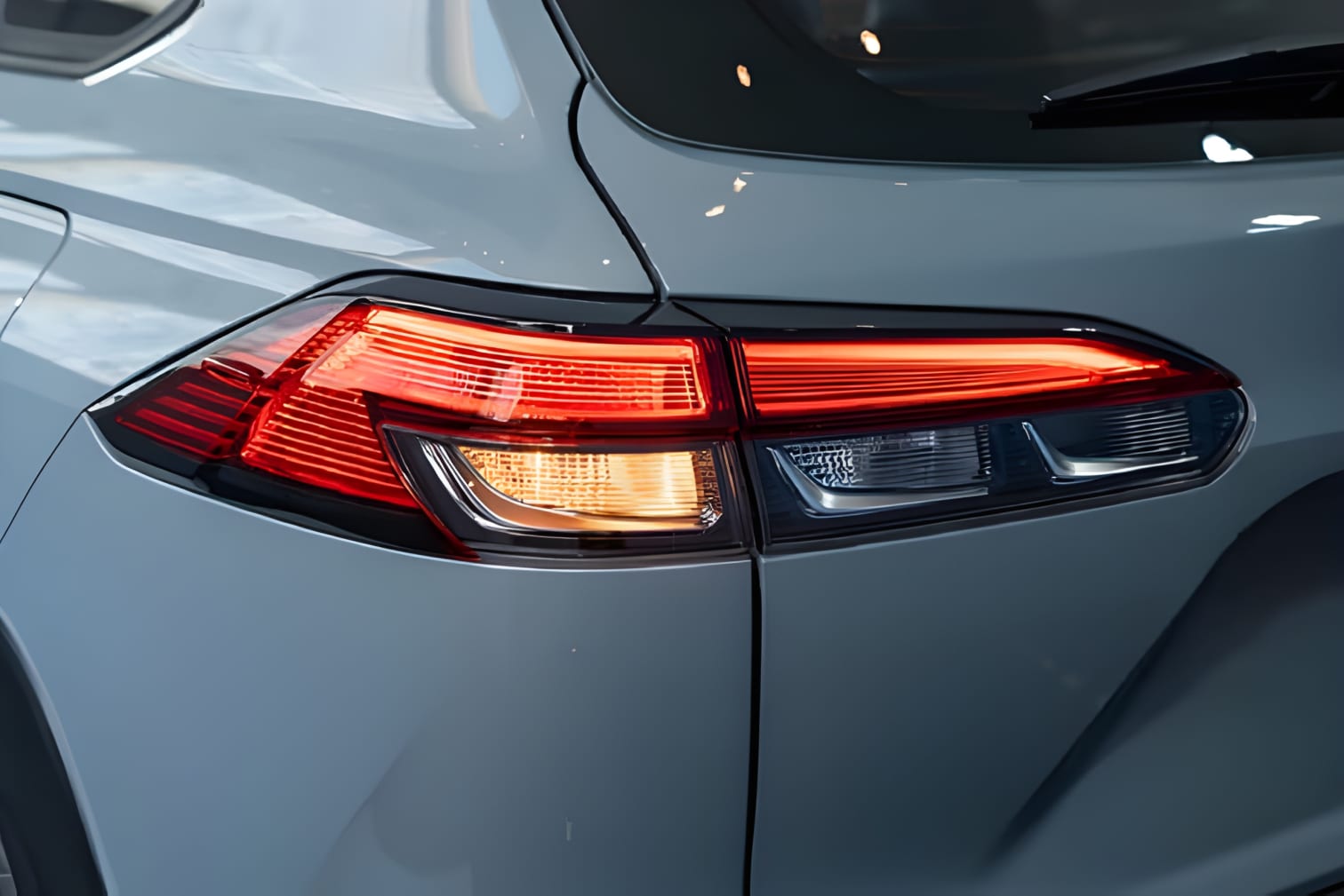 Đèn hậu Toyota Corolla Cross Hybrid 2025