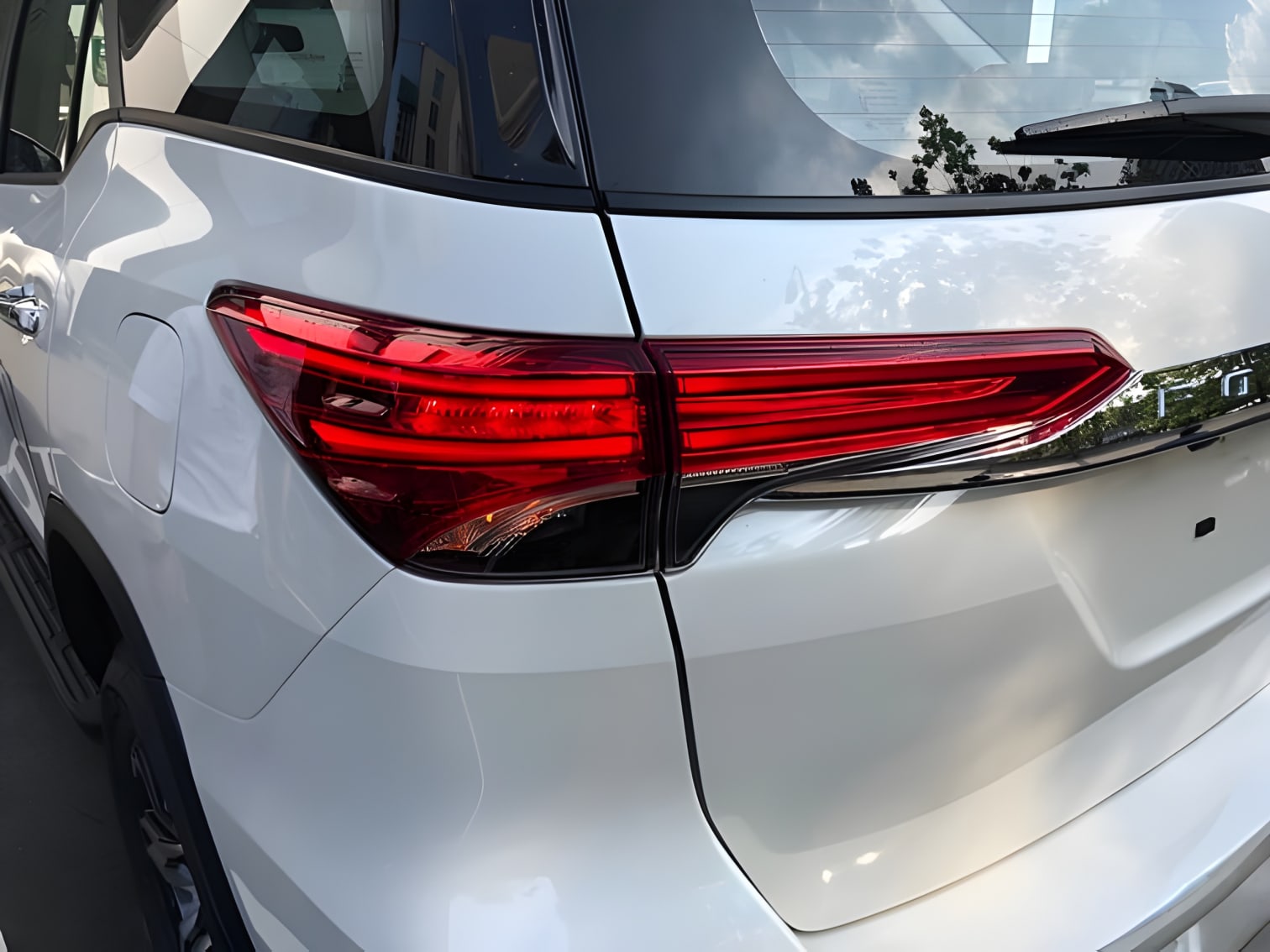 Đèn hậu Toyota Fortuner thiết kế hiện đại