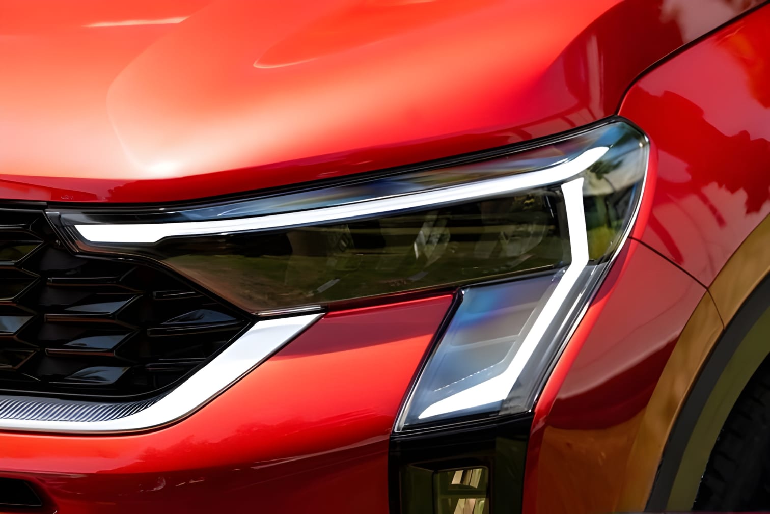 Đèn pha LED đầu xe KIA Sonet sắc nét