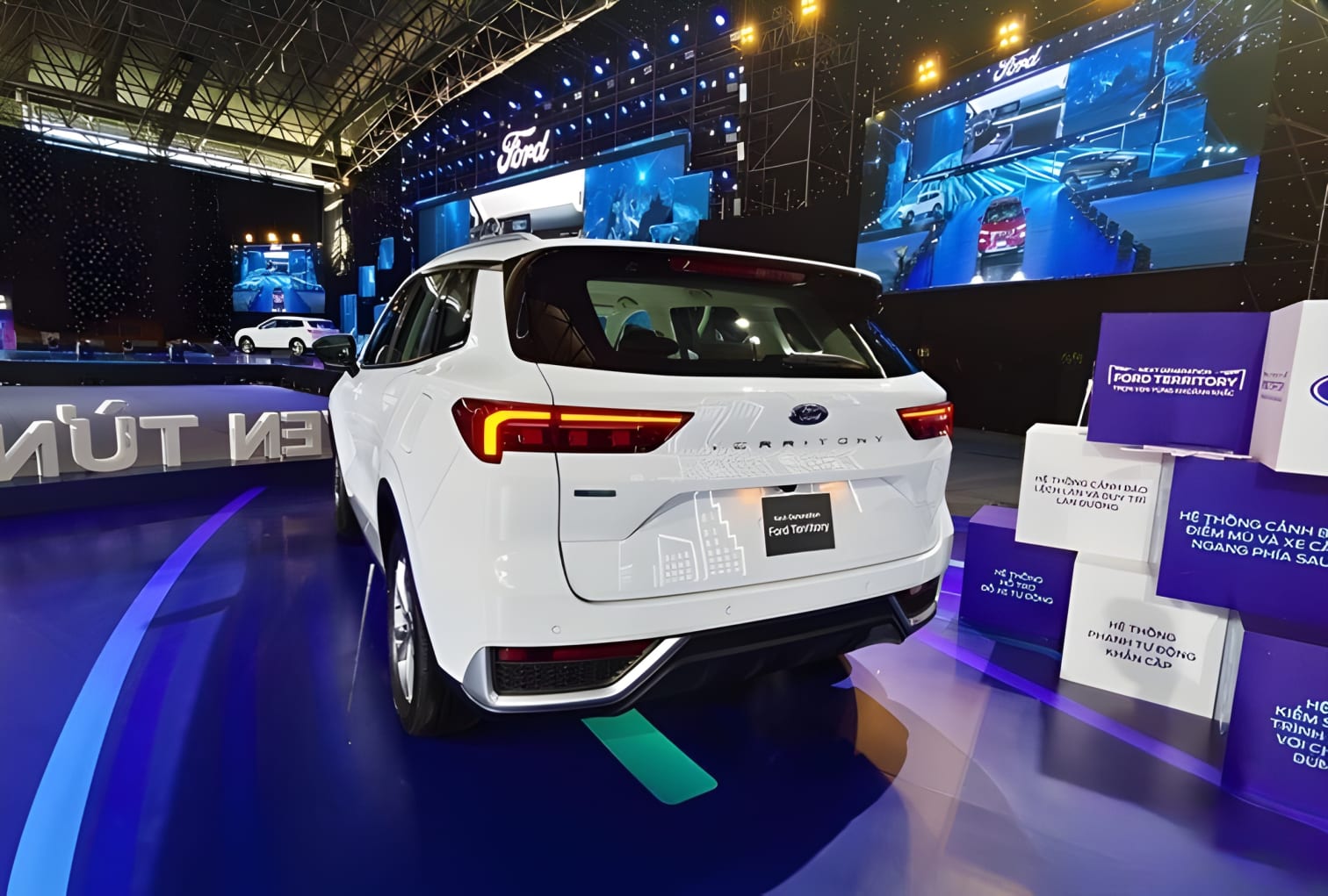 Đuôi xe Ford Territory 2025 góc nhìn sau