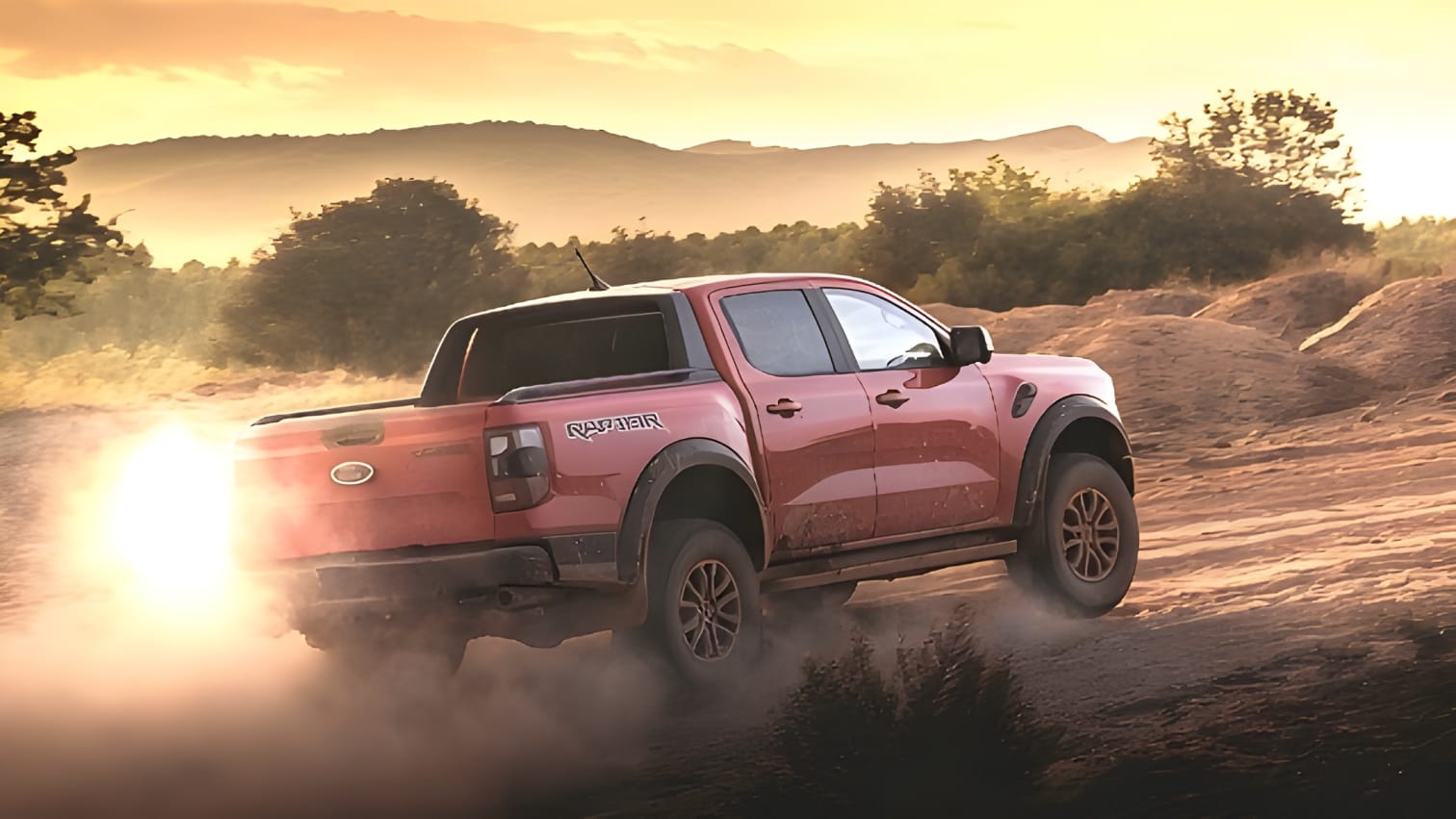 Hông xe Ford Ranger Raptor thế hệ mới nhìn nghiêng