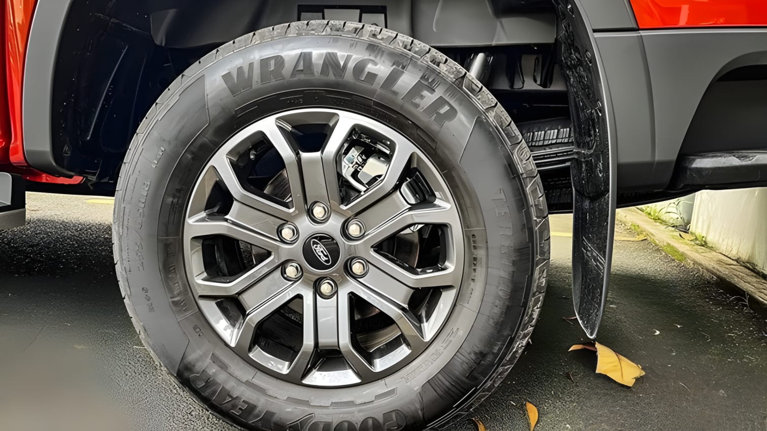 Mâm xe hợp kim Ford Ranger Wildtrak thiết kế thể thao