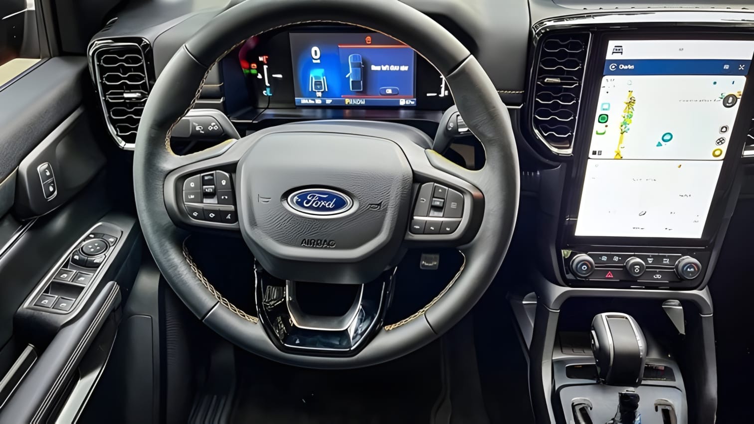 Vô lăng bọc da Ford Ranger Wildtrak tích hợp nút bấm đa chức năng