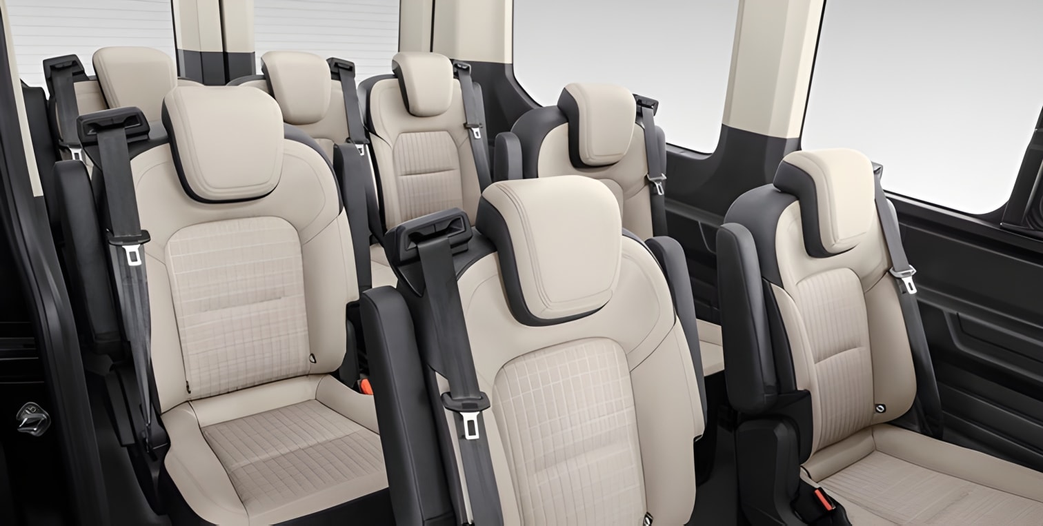 Ghế ngồi xe Ford Transit 2024 êm ái rộng rãi