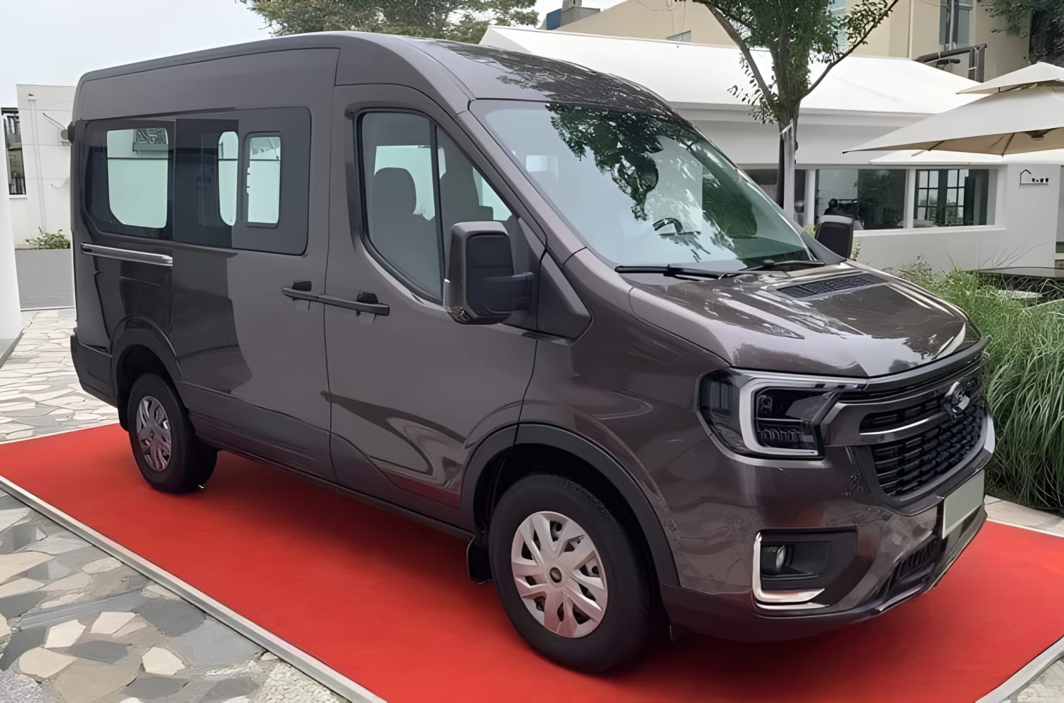 Giá xe Ford Transit 2024 mới nhất tại Việt Nam