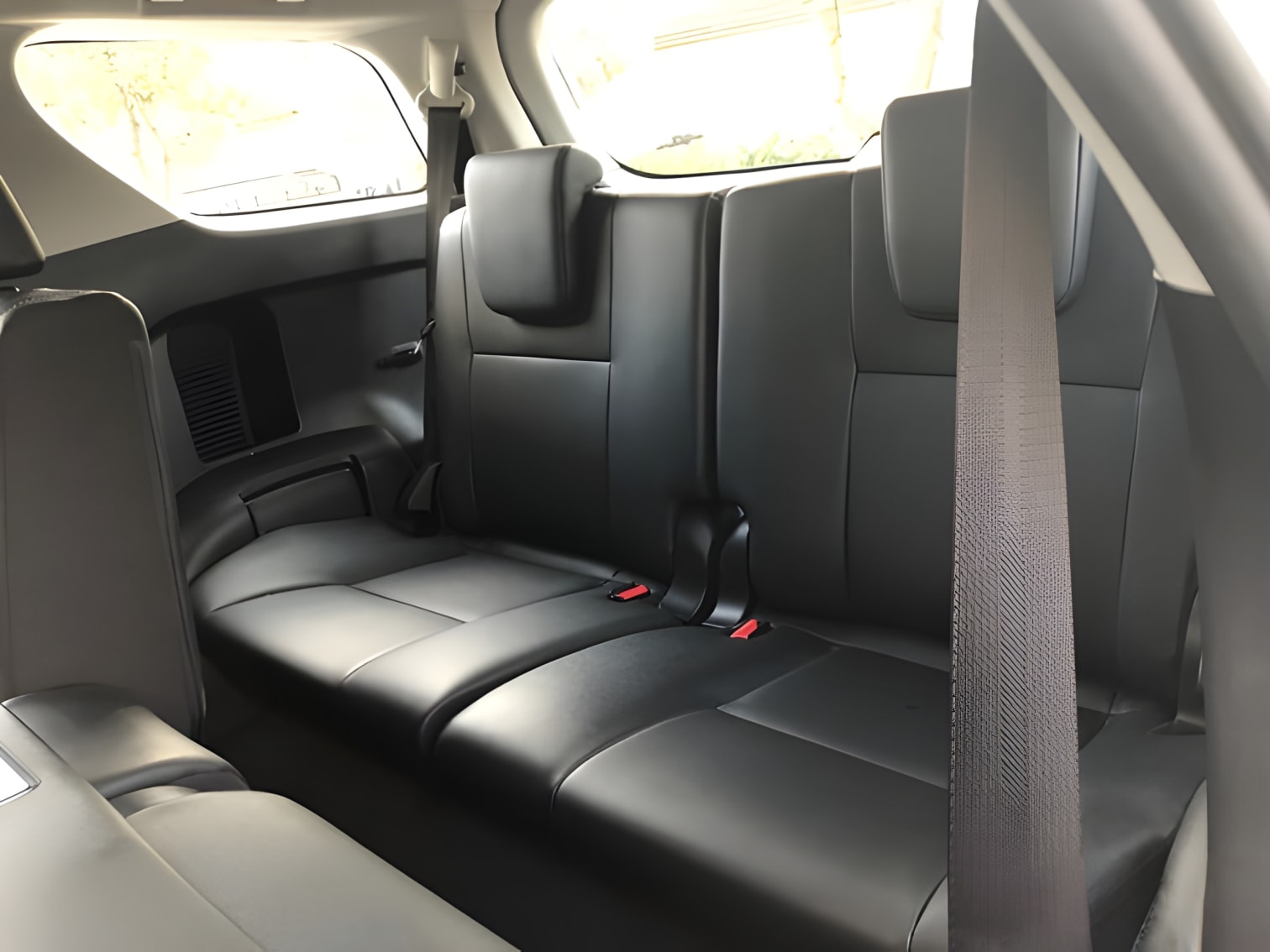 Hàng ghế thứ 3 Toyota Fortuner thoải mái