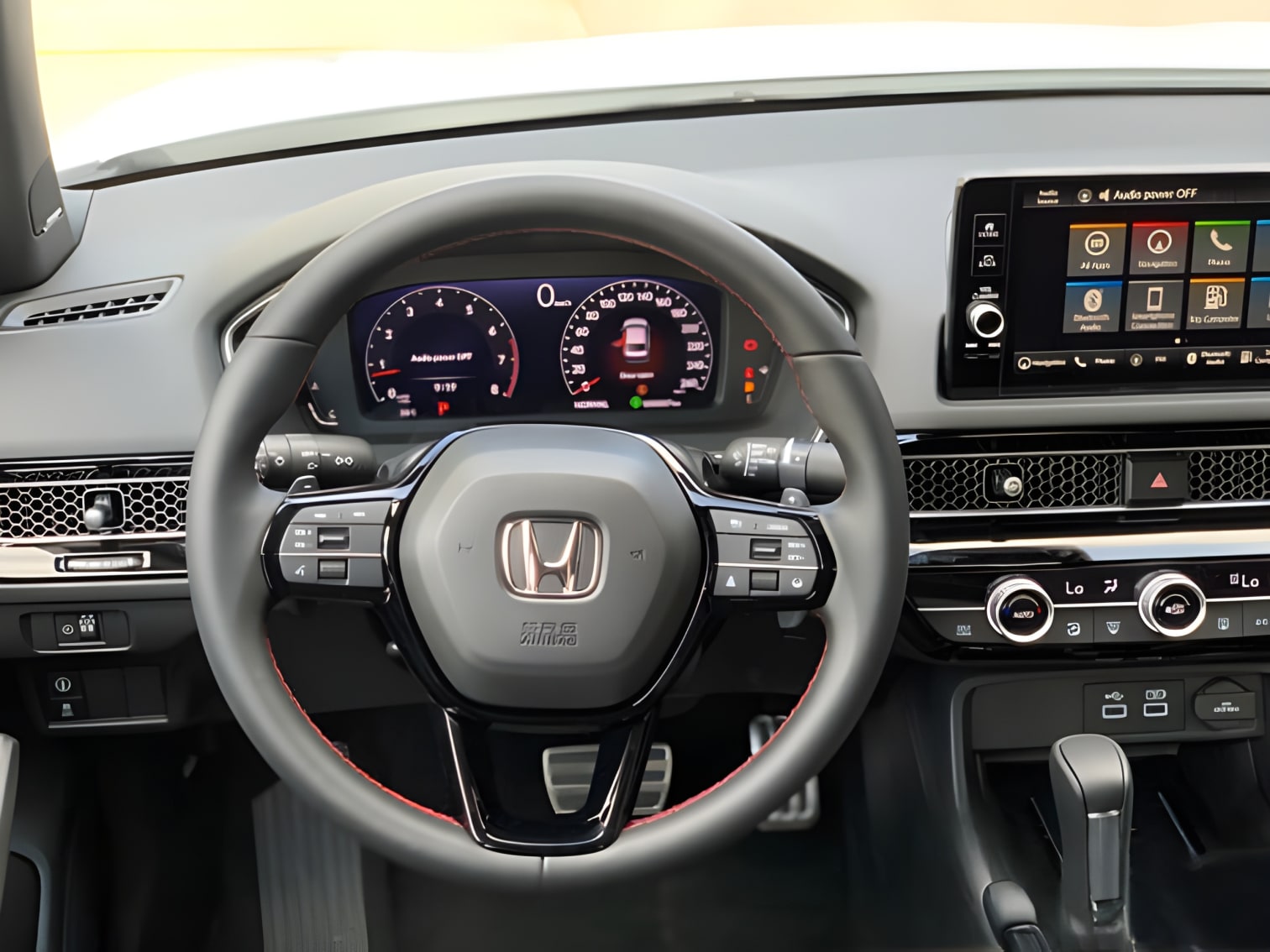 Vô lăng xe Honda Civic 2024 tích hợp nhiều nút bấm