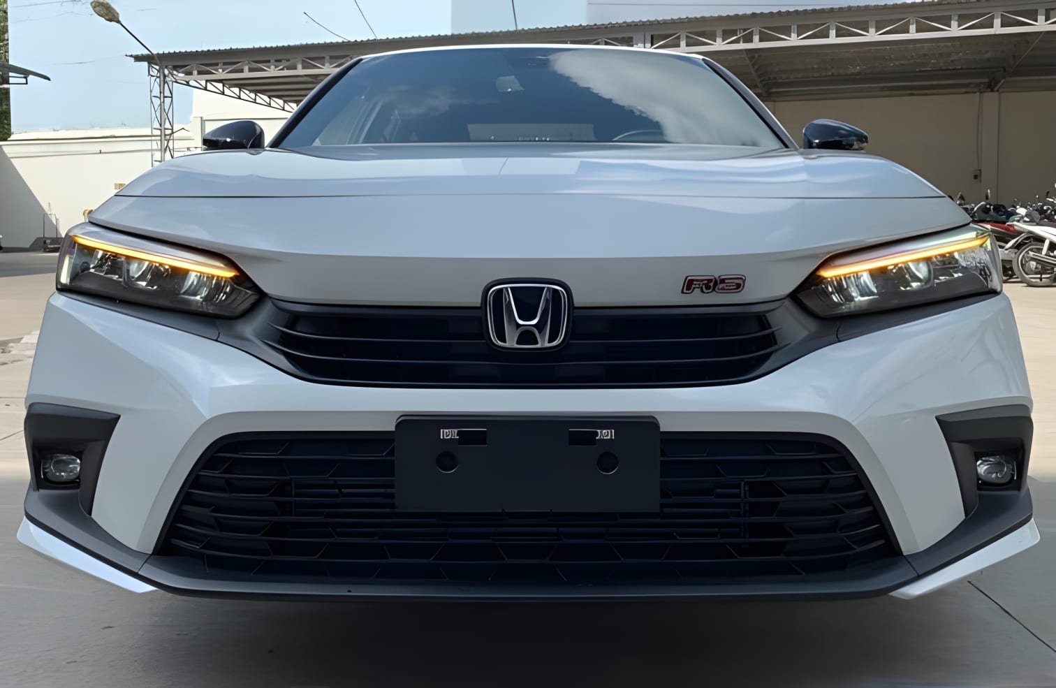 Thiết kế đầu xe Honda Civic RS góc nhìn trước