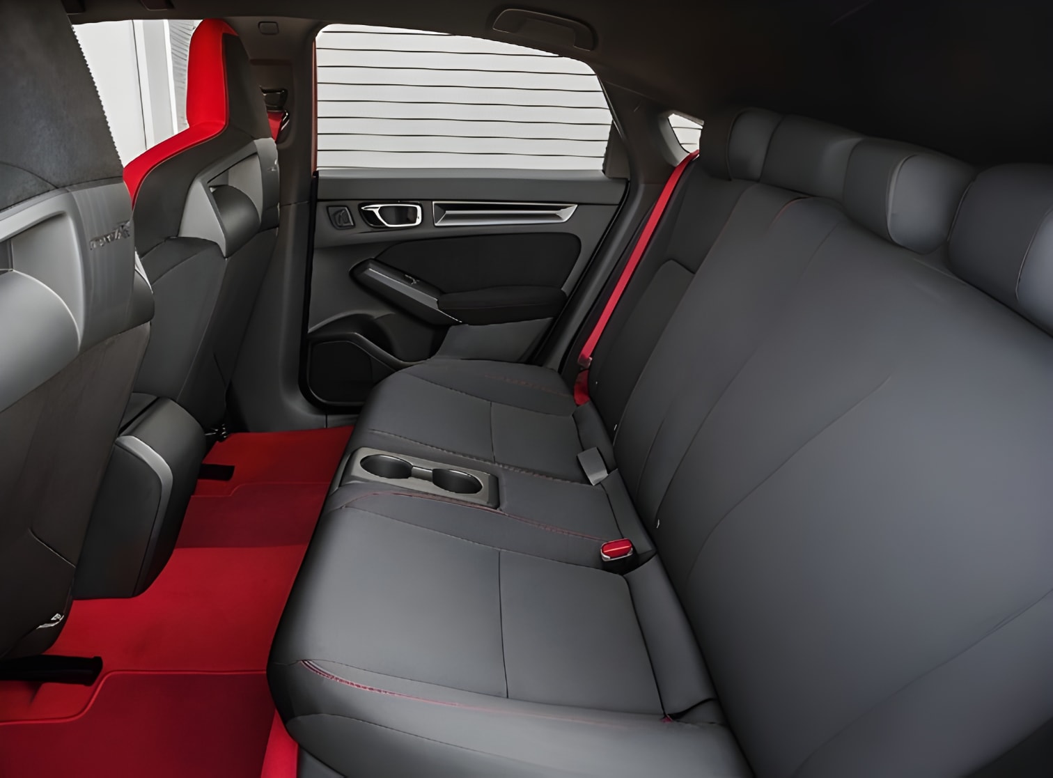Khoang hành khách Honda Civic Type R rộng rãi