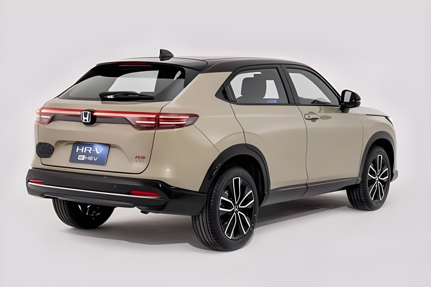 Góc hông xe Honda HR-V Hybrid sang trọng