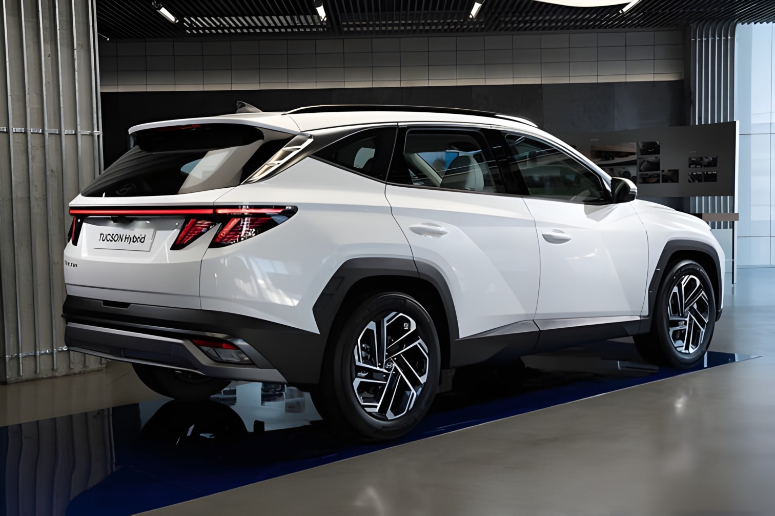 Hông xe Hyundai Tucson Hybrid 2025