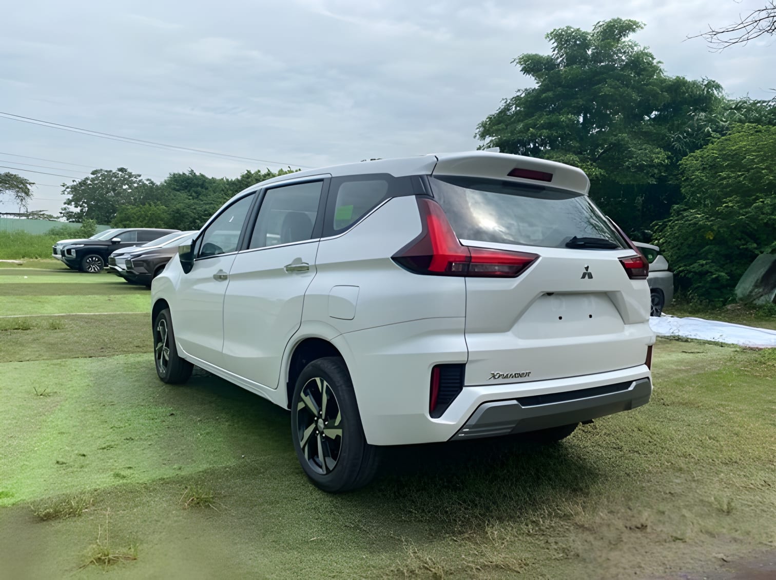 Hông xe Mitsubishi Xpander 2023 đường nét sắc sảo
