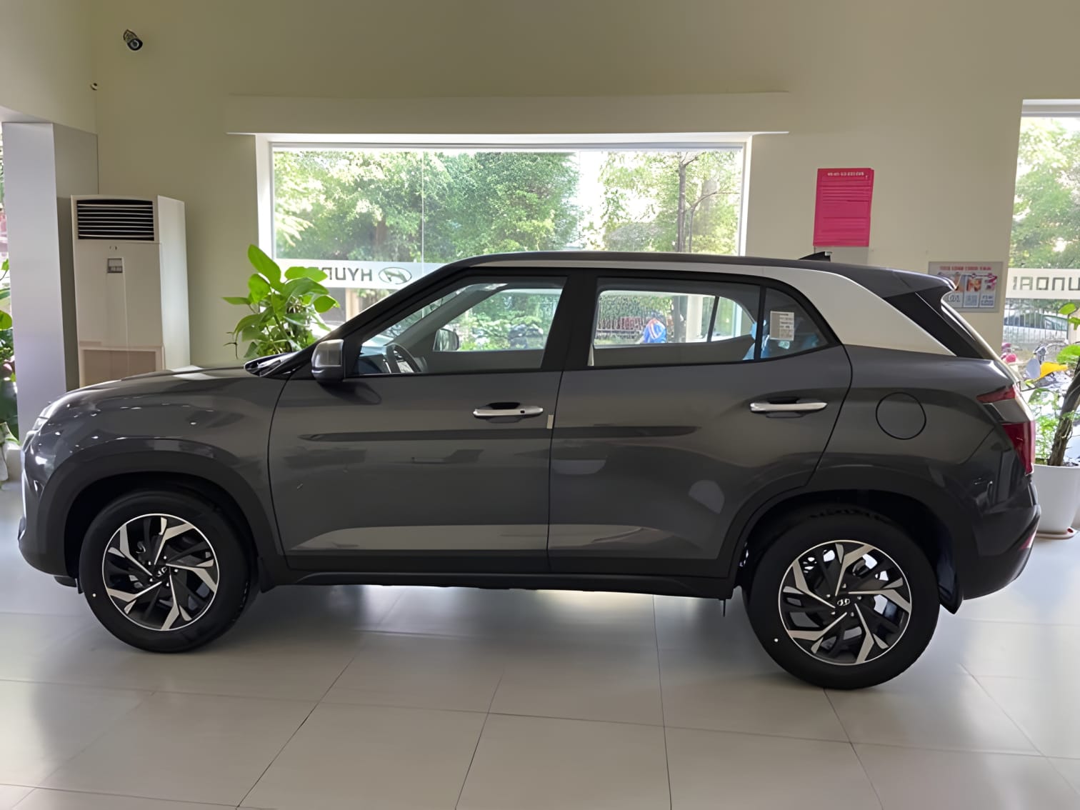 Thân xe Hyundai Creta 2025 nhìn từ góc hông