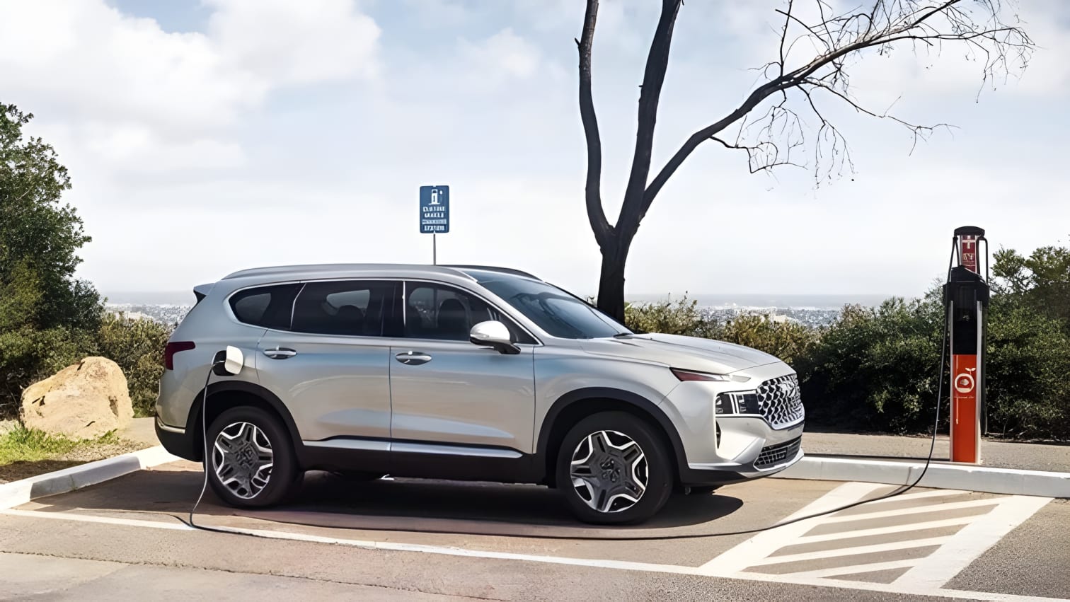 Hyundai Santa Fe Hybrid nhìn tổng quan toàn xe