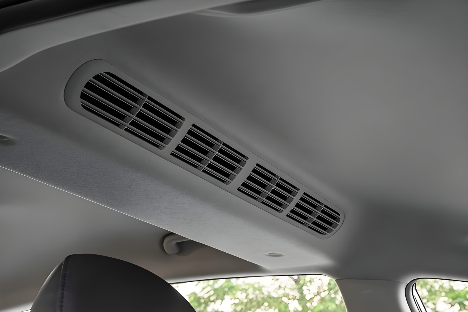 Cửa gió điều hòa trên trần xe Hyundai Stargazer hàng ghế sau