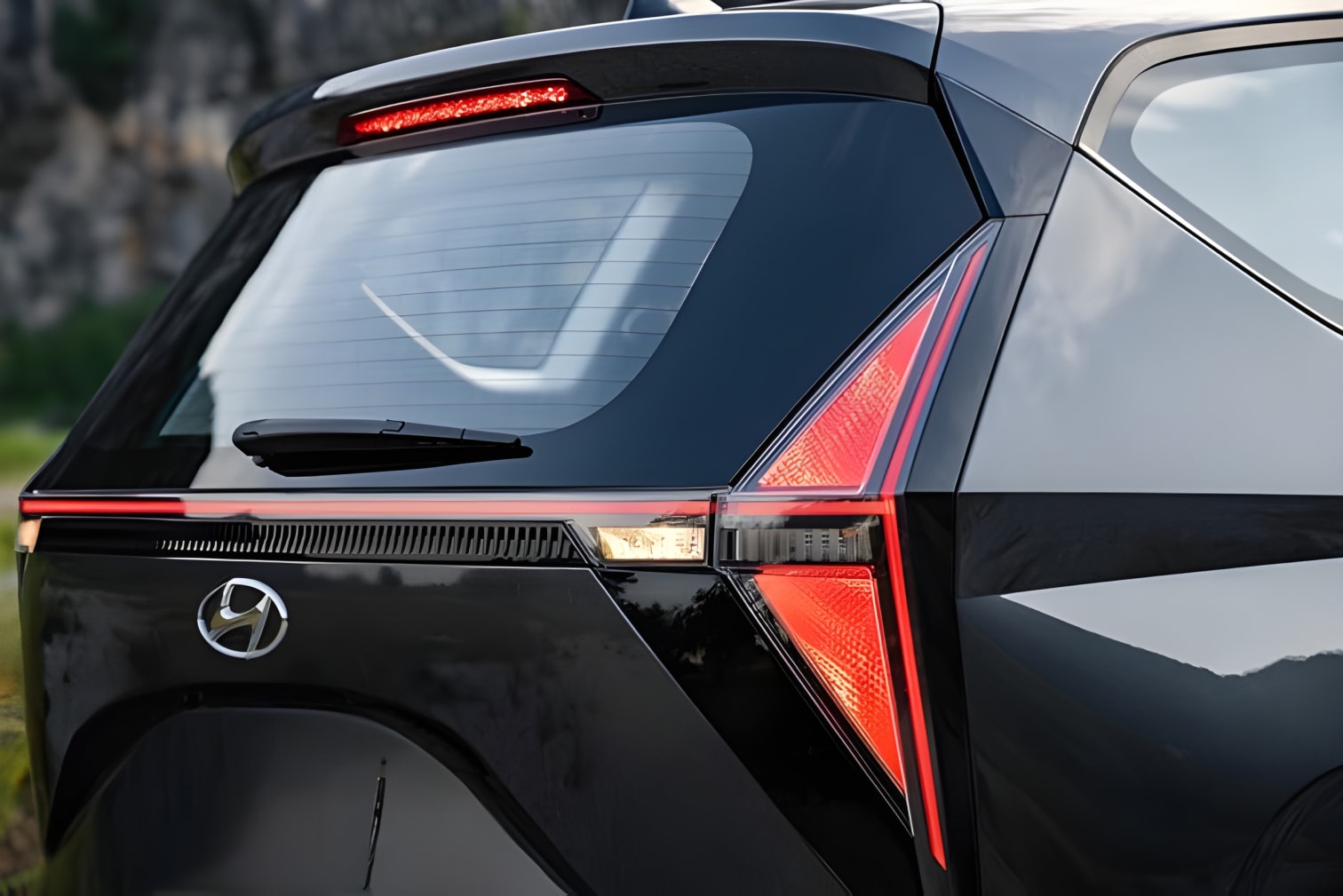 Đèn hậu LED Hyundai Stargazer thiết kế kết nối hai bên