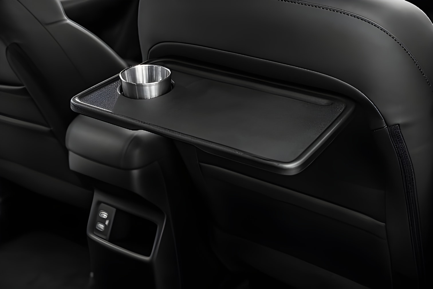 Khay để đồ Hyundai Stargazer thiết kế tiện dụng nhiều ngăn