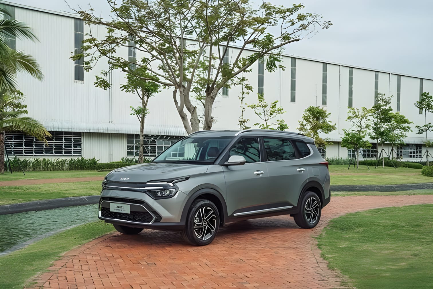 Kia Carens 2023 màu xám