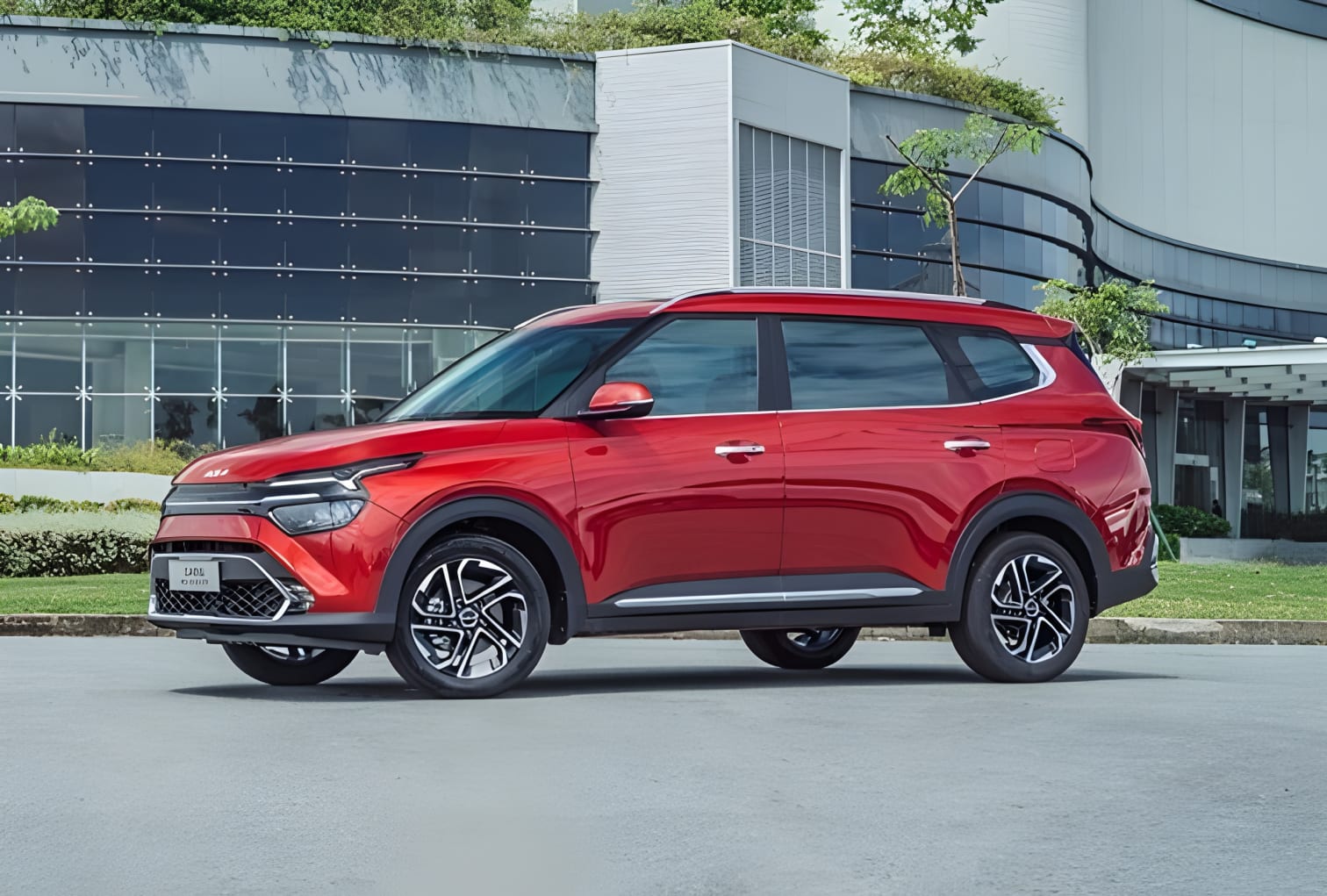 Kia Carens màu đỏ nổi bật