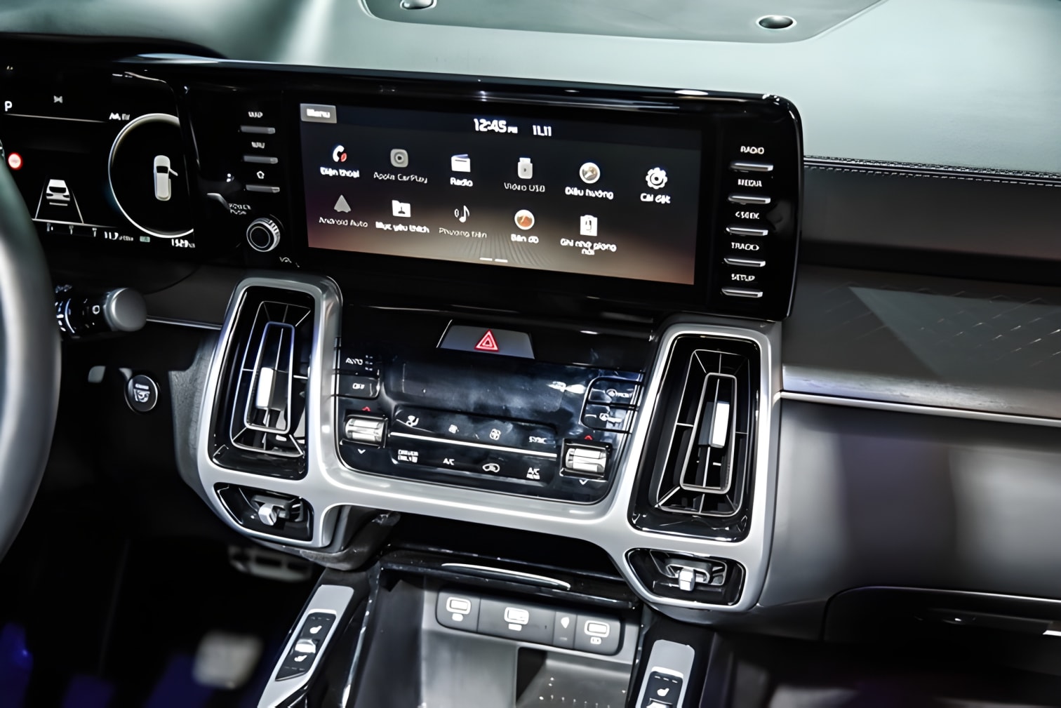 Màn hình giải trí cảm ứng Kia Sorento Hybrid kích thước lớn