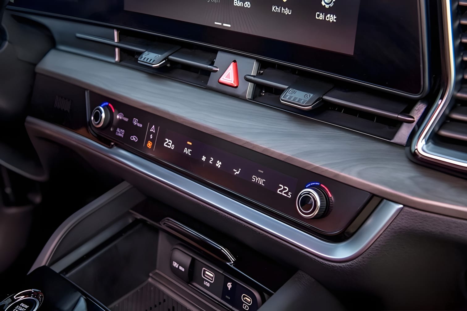 Nút chỉnh chức năng trên xe Kia Sportage bố trí tiện lợi