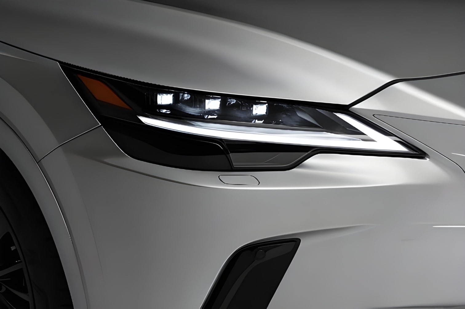 Đèn trước LED xe Lexus RX350h sắc nét hiện đại