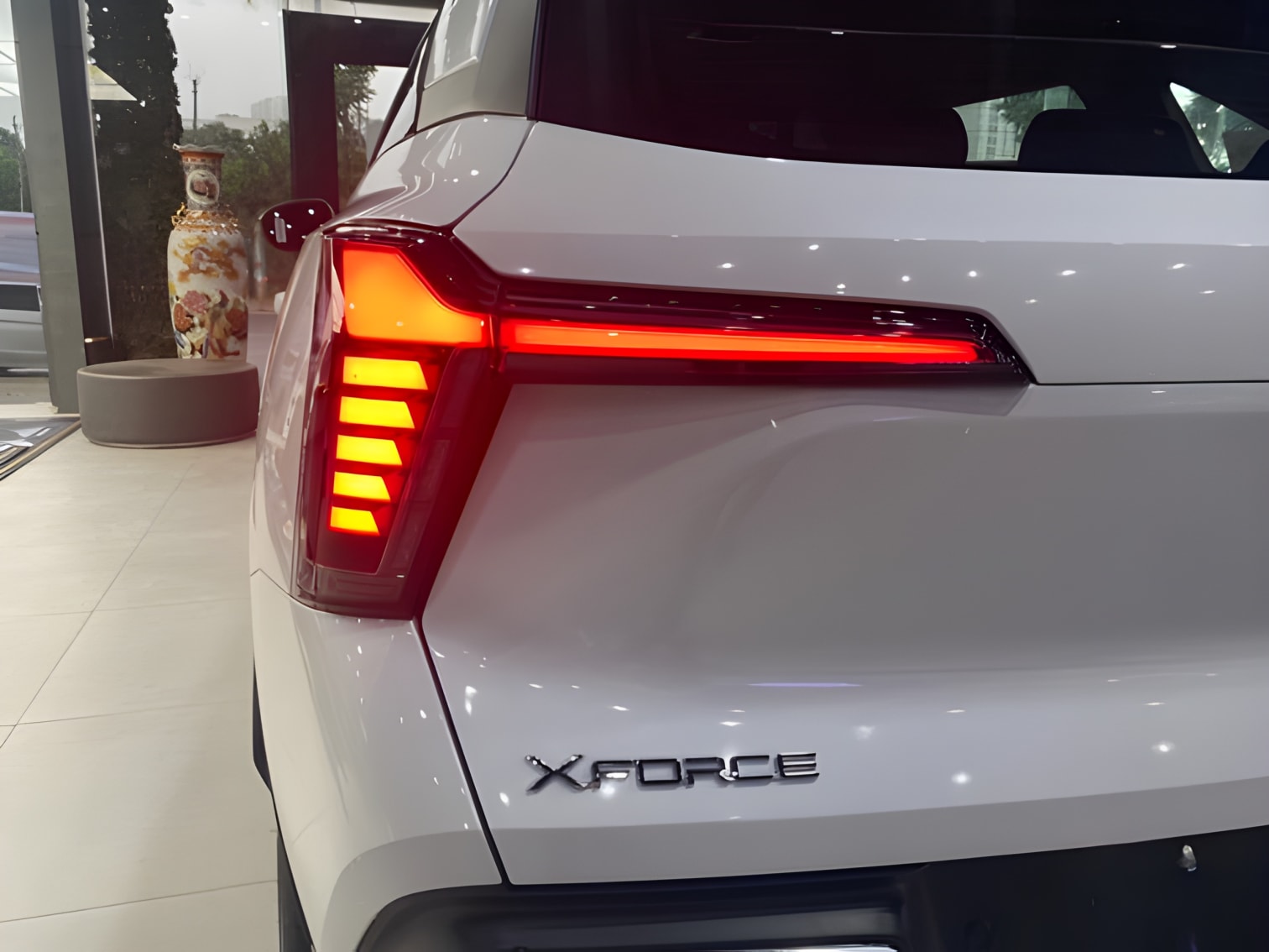 Đèn hậu Mitsubishi XForce