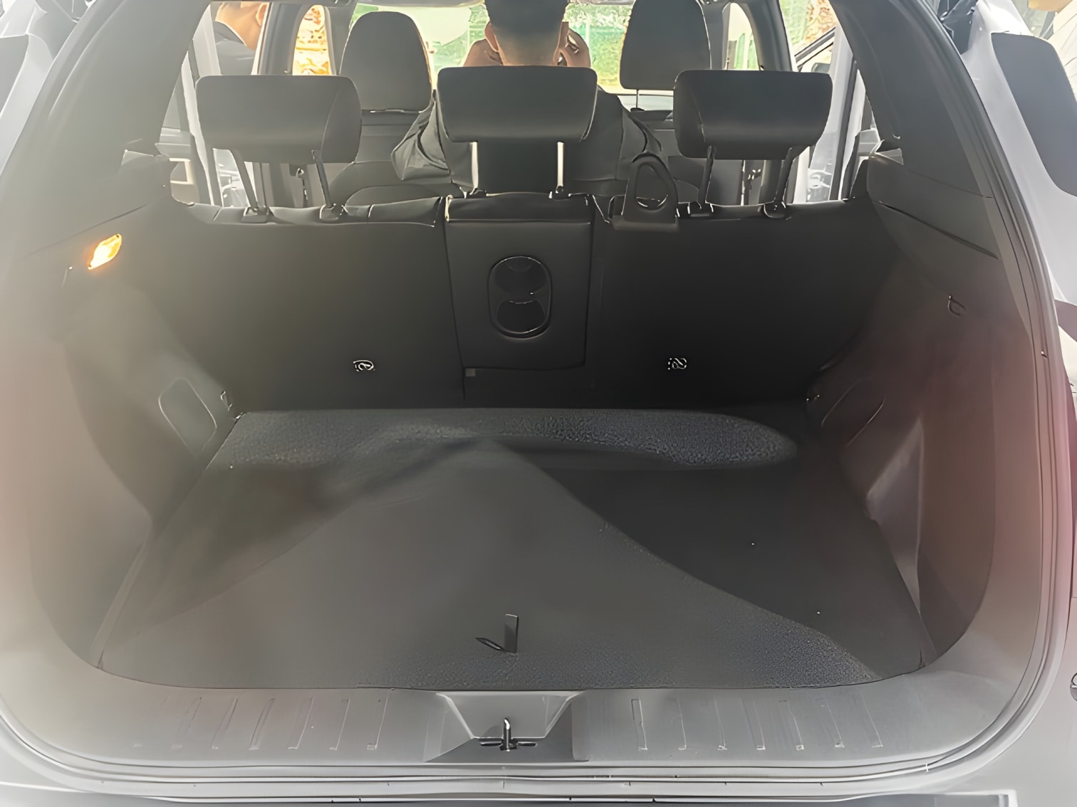 Khoang hành lý Mitsubishi XForce