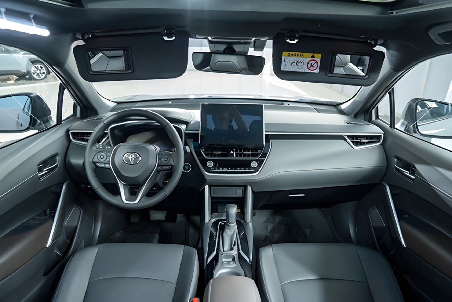 Nội thất Toyota Corolla Cross Hybrid 2025