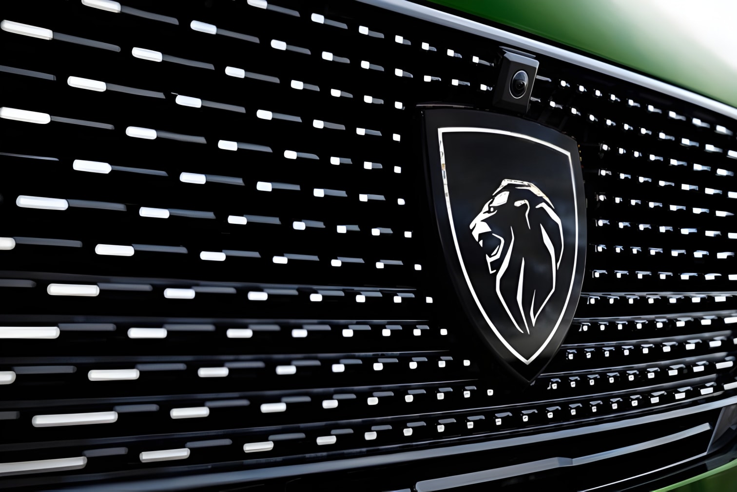 Logo mới của Peugeot trên xe 308