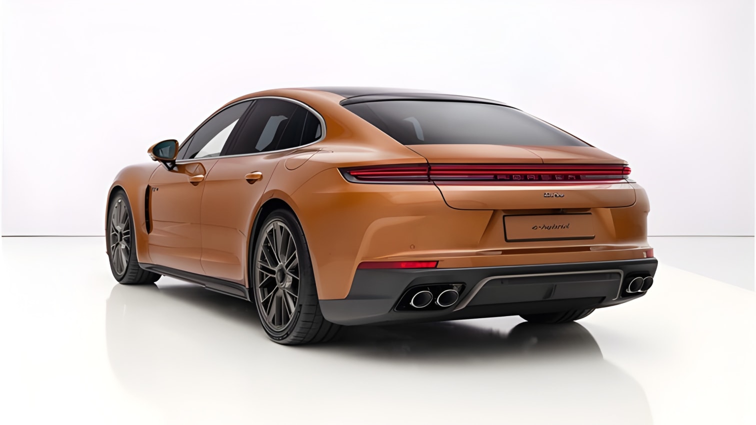 Hông xe Porsche Panamera 2024
