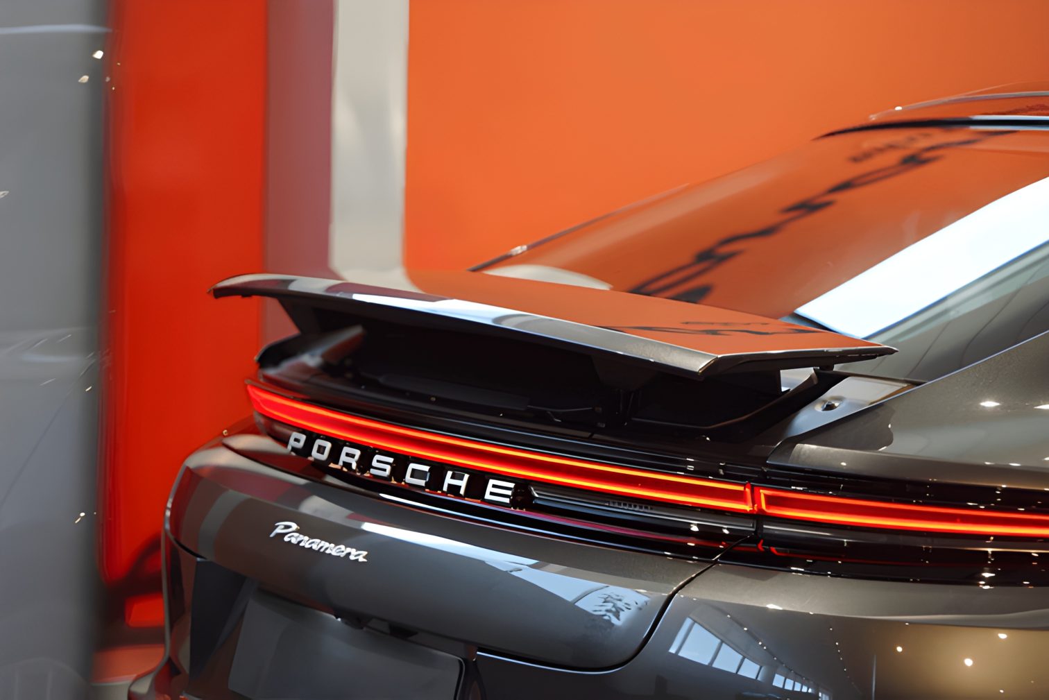 Cánh gió Porsche Panamera thế hệ mới